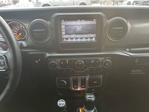 Used 2018 Jeep Wrangler Sport image 21