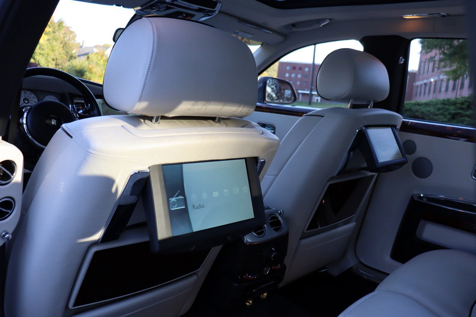 Used 2014 Rolls-Royce Ghost RWD image 22