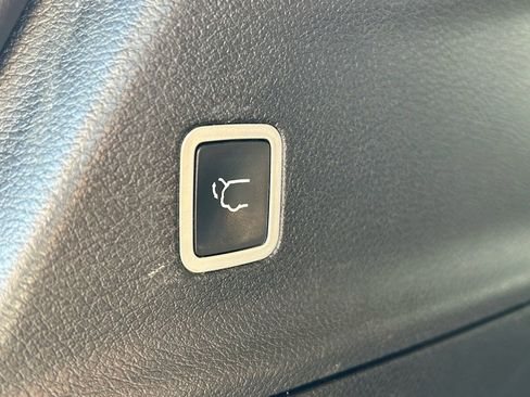 Used 2017 Chrysler Pacifica Limited w/ Advanced Safetytec Group image 8