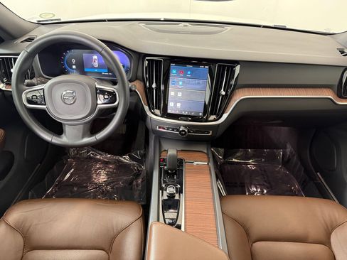 Used 2023 Volvo V60 B5 Cross Country Plus w/ Climate Package image 23