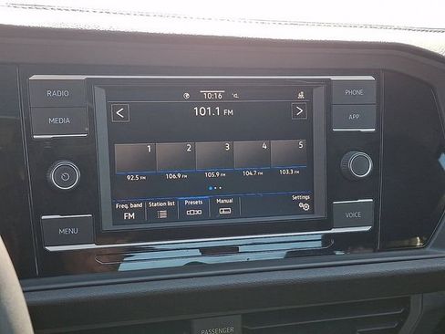 Used 2021 Volkswagen Jetta SE w/ SE Cold Weather Package image 18