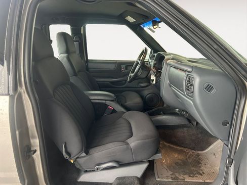 Used 2003 Chevrolet S10 Pickup LS image 10