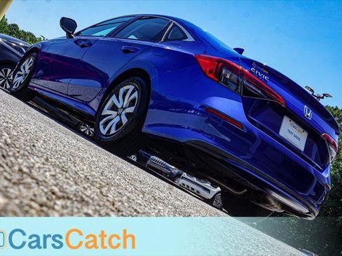 Used 2022 Honda Civic LX image 5