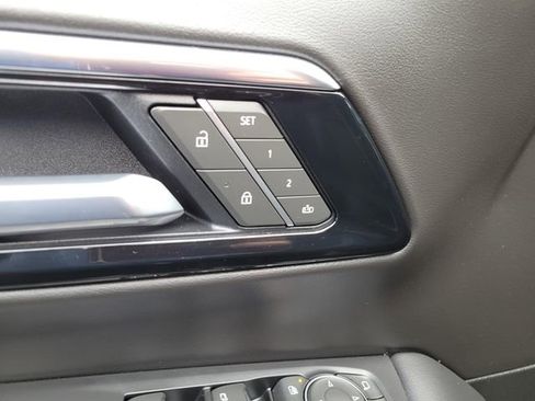 Used 2025 Chevrolet Tahoe High Country image 21