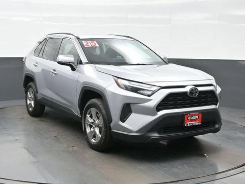 Used 2025 Toyota RAV4 XLE AWD/4WD image 8