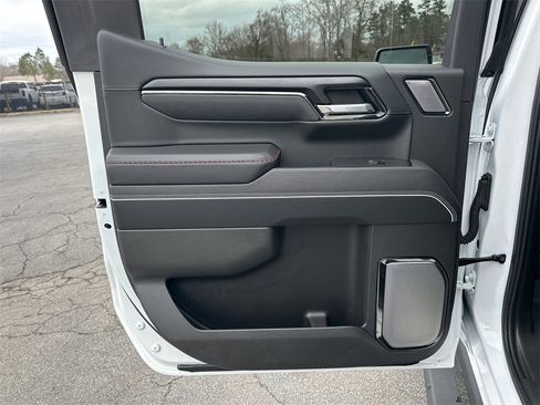 Used 2025 GMC Sierra 1500 AT4X image 22