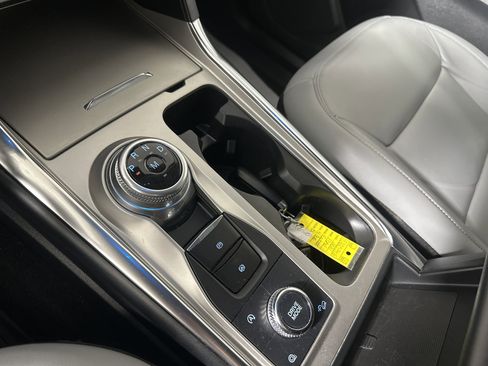 Certified 2021 Ford Explorer XLT w/ Equipment Group 202A image 21