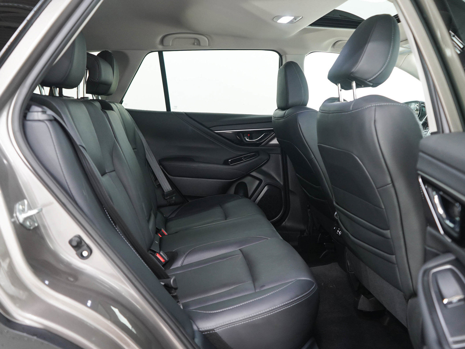 Used 2024 Subaru Outback Limited AWD/4WD image 12