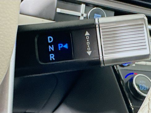 Used 2025 Hyundai Santa Fe SEL image 23