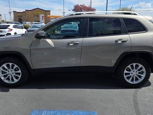 Used 2020 Jeep Cherokee Latitude AWD/4WD image 6