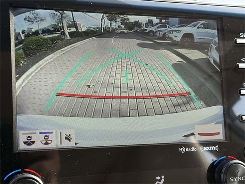 Used 2019 Toyota Camry XLE image 15