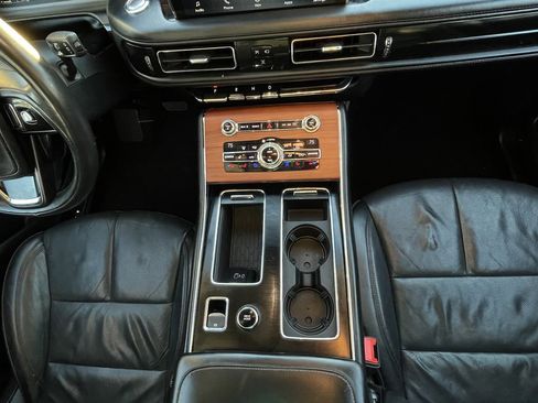 Used 2020 Lincoln Aviator Reserve w/ Equipment Group 201A image 19