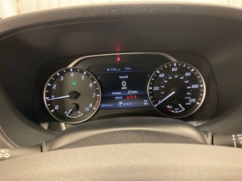 Used 2024 Nissan Frontier SV AWD/4WD image 21