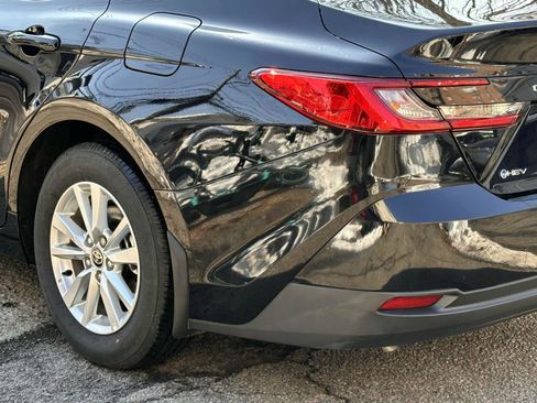 Used 2025 Toyota Camry LE FWD image 8
