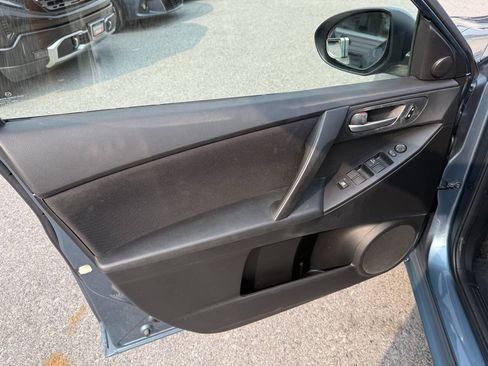 Used 2010 MAZDA MAZDA3 i Touring FWD image 10