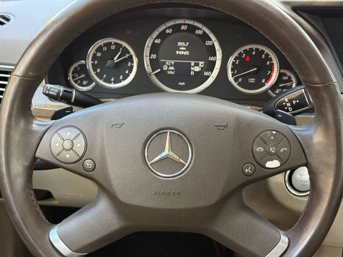 Used 2010 Mercedes-Benz E 350 4MATIC Sedan image 17
