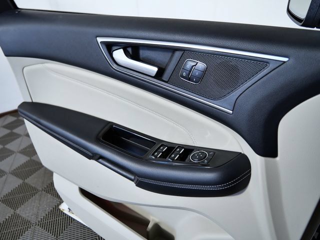 Certified 2017 Ford Edge Titanium w/ Technology Package AWD/4WD image 27