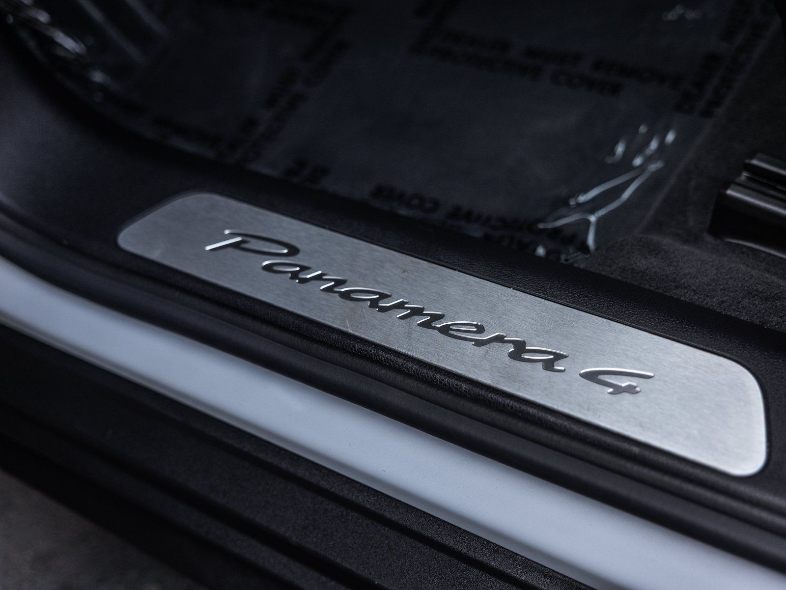 Certified 2025 Porsche Panamera 4 AWD/4WD image 21