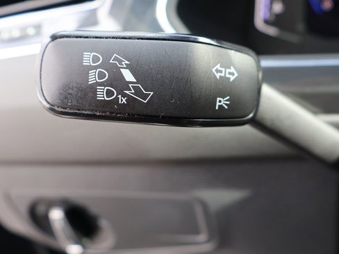 Used 2019 Volkswagen Tiguan SEL Premium R-Line image 49