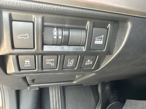Used 2018 Subaru Outback 2.5i Touring AWD/4WD image 9