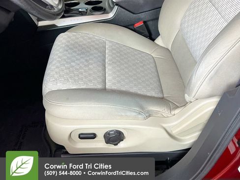Used 2014 Ford Explorer XLT FWD image 22