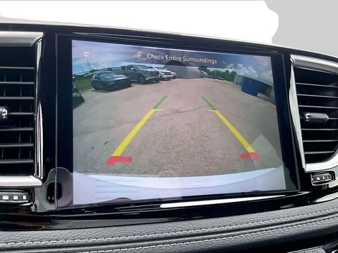 Used 2026 Chrysler Pacifica Limited FWD image 27
