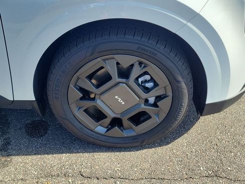 New 2026 Kia Carnival EX FWD image 39