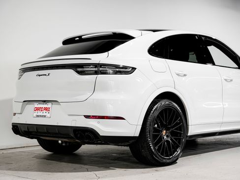 Used 2020 Porsche Cayenne S image 43