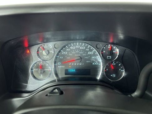 Used 2024 GMC Savana 2500 w/ Driver Convenience Package image 11
