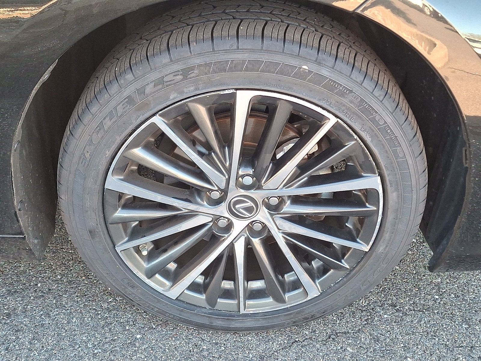 Used 2024 Lexus ES 350 w/ Premium Package FWD image 4