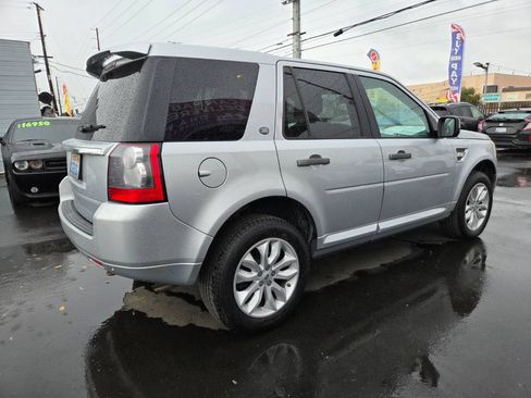 Used 2012 Land Rover LR2 HSE AWD/4WD image 4