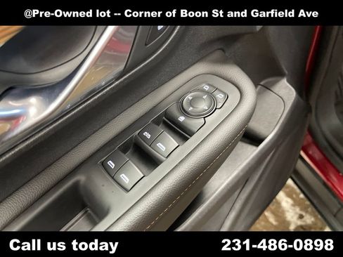 Used 2020 GMC Terrain SLE w/ Driver Convenience Package AWD/4WD image 16