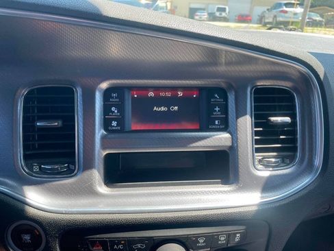 Used 2014 Dodge Charger SE RWD image 18