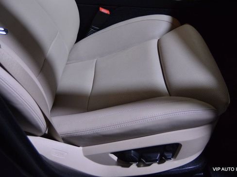 Used 2011 BMW 550i 550i image 22