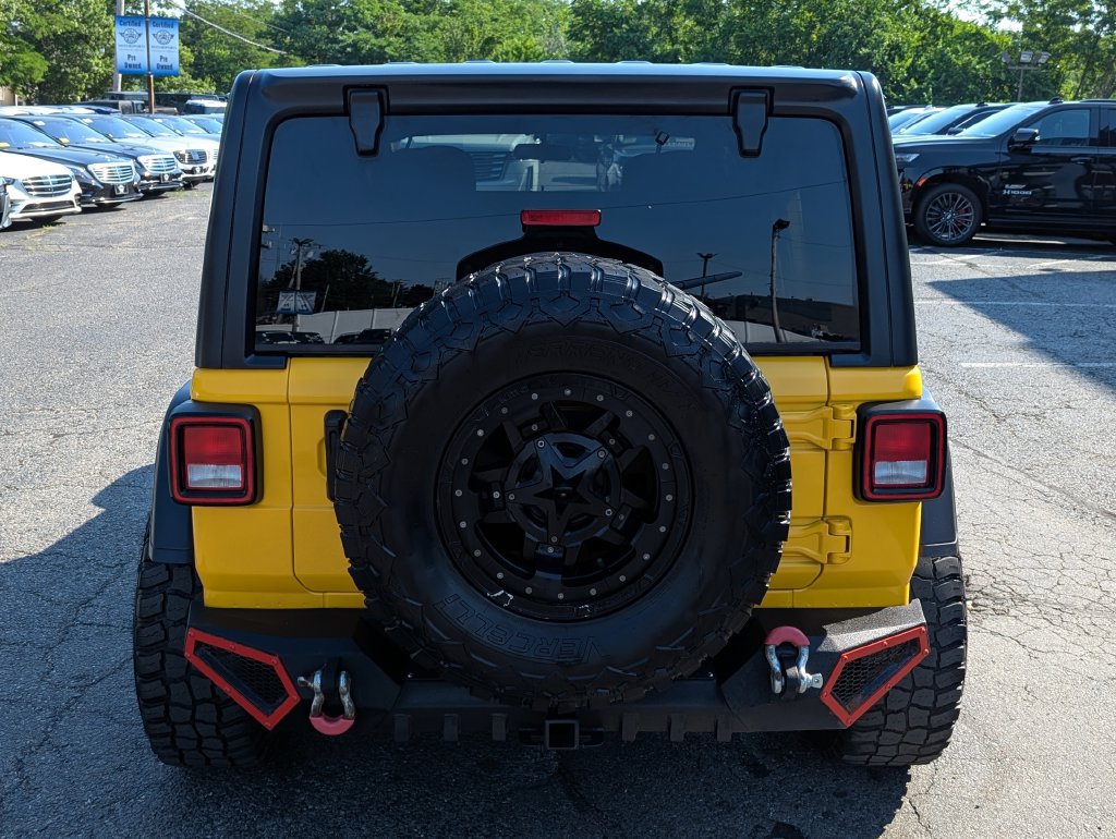 Used 2021 Jeep Wrangler Unlimited Rubicon w/ Cold Weather Group AWD/4WD image 9