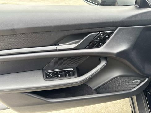 Used 2021 Porsche Taycan 4 Cross Turismo image 16