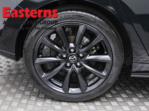 Used 2021 MAZDA MAZDA3 s image 32