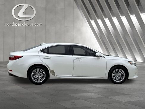 Used 2014 Lexus ES 350 F Sport w/ Luxury Package FWD image 4