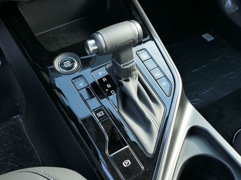 New 2025 Kia Niro EX Touring image 18