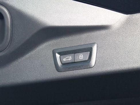 New 2026 BMW X5 xDrive50e image 8