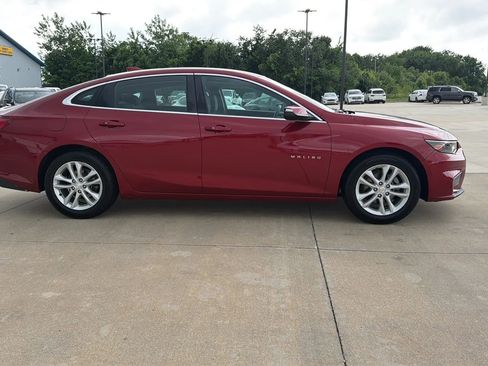 Used 2017 Chevrolet Malibu LT FWD image 13