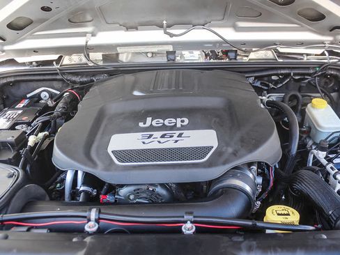 Used 2012 Jeep Wrangler Unlimited Sport AWD/4WD image 34