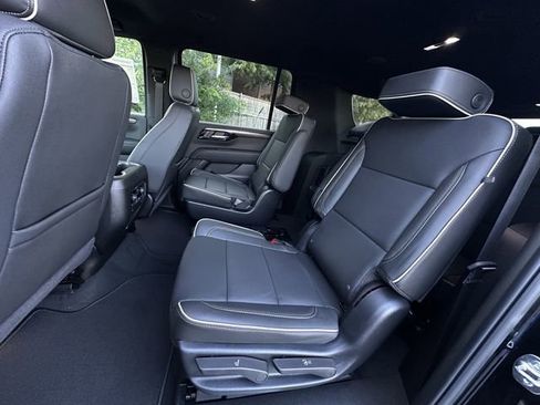 New 2026 Chevrolet Suburban Premier image 19