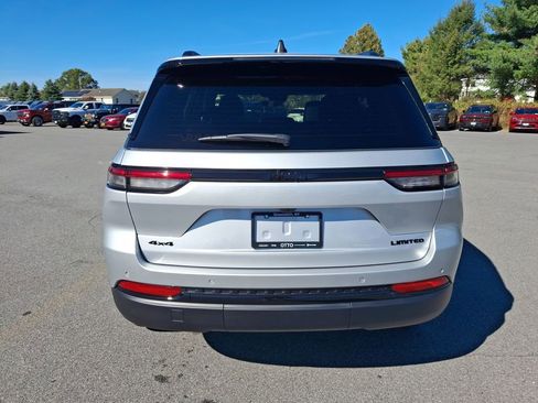 New 2025 Jeep Grand Cherokee Limited w/ Black Appearance Package image 6