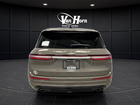 Used 2025 Lincoln Corsair Grand Touring image 4