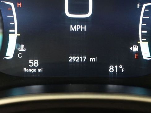 Used 2024 Chrysler Pacifica Touring-L image 32