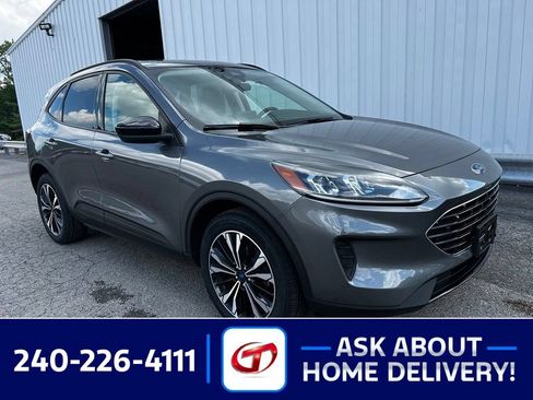 Used 2022 Ford Escape SE w/ SE Sport Appearance Package AWD/4WD image 1