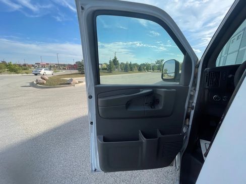 Used 2008 GMC Savana 1500 Van 3D image 10