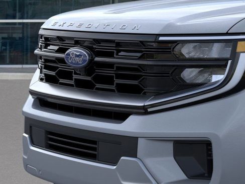 New 2025 Ford Expedition Platinum w/ Platinum Ultimate Package image 19