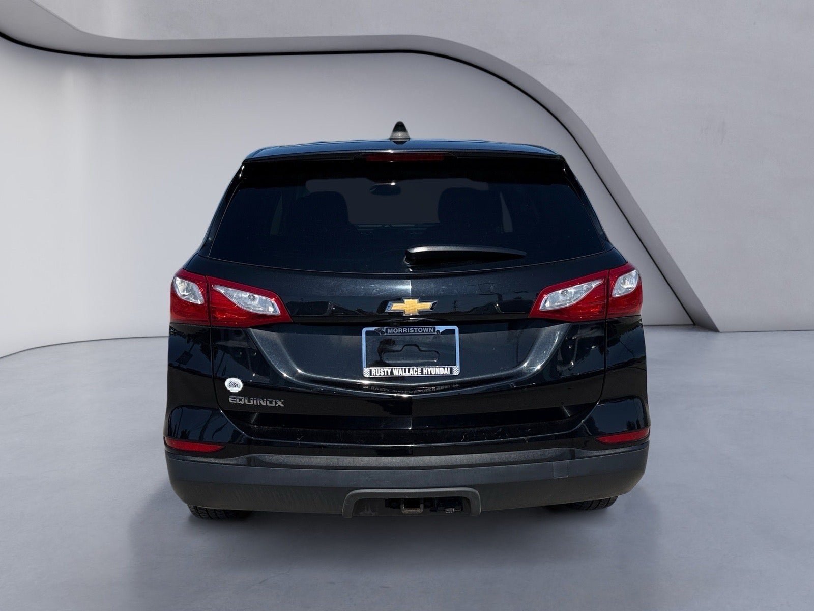 Used 2019 Chevrolet Equinox LS w/ LS Convenience Package FWD image 4